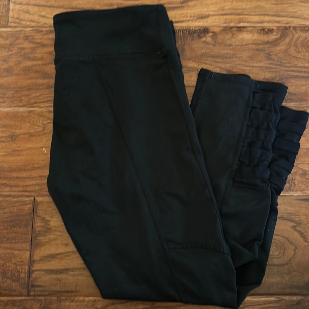 Fabletics crop length leggings